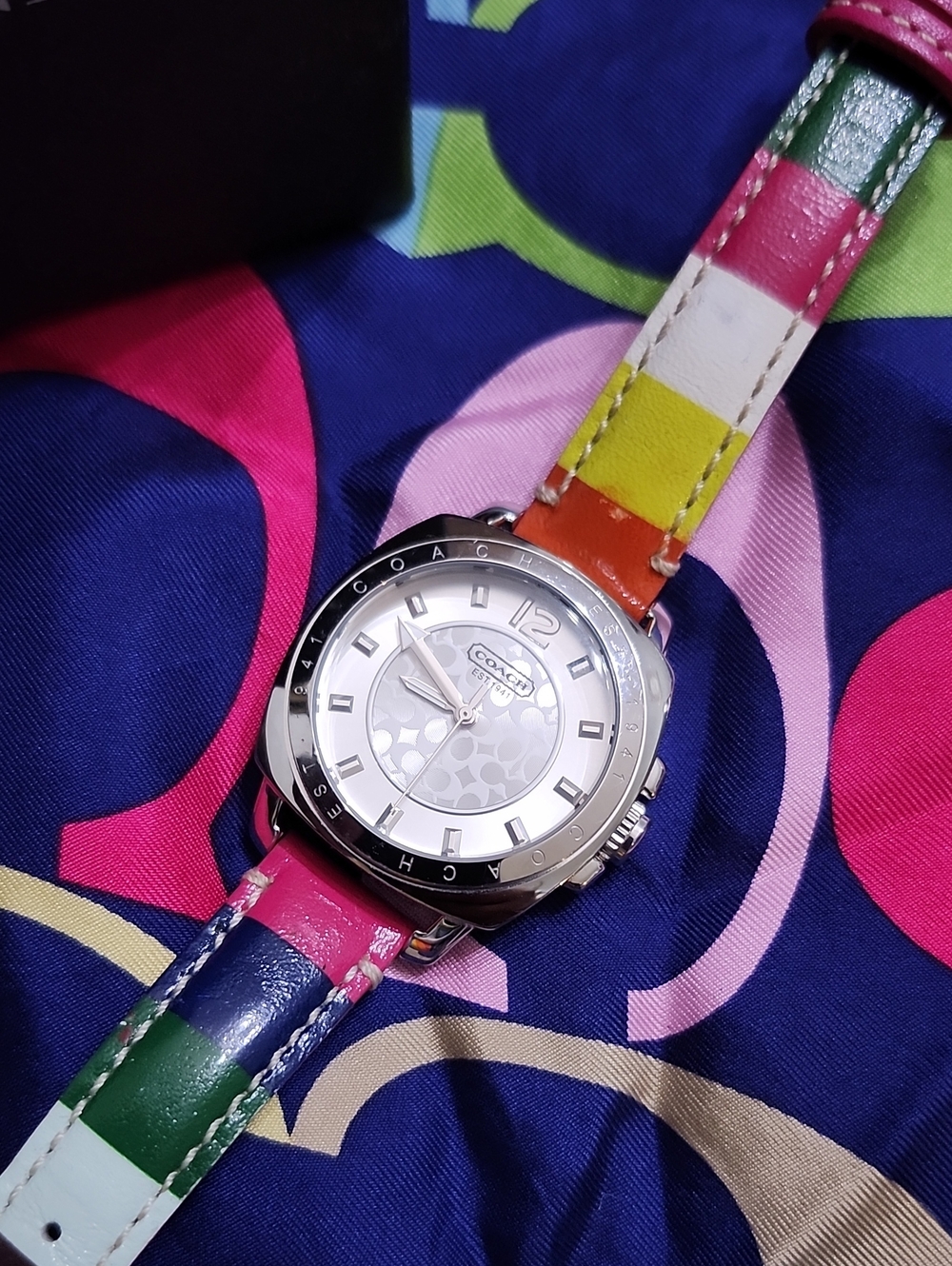 COACH Legacy Rainbow Leather Strap Watch -est.  26mm/15mm Strap W/box - Picture 9 of 10